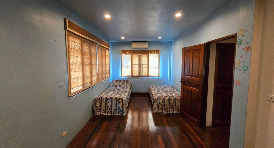 For sale 4 bedrooms house in Bang Khun Thian, Bangkok