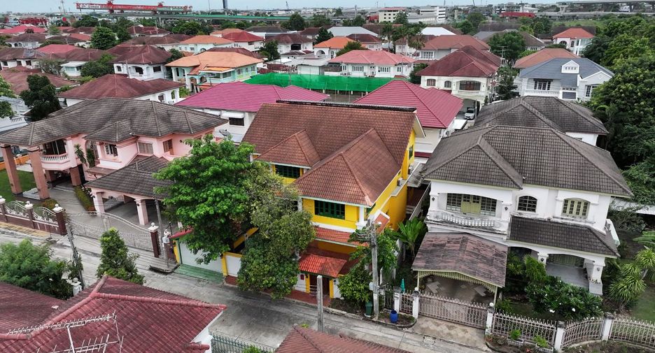 For sale 4 bedrooms house in Bang Khun Thian, Bangkok