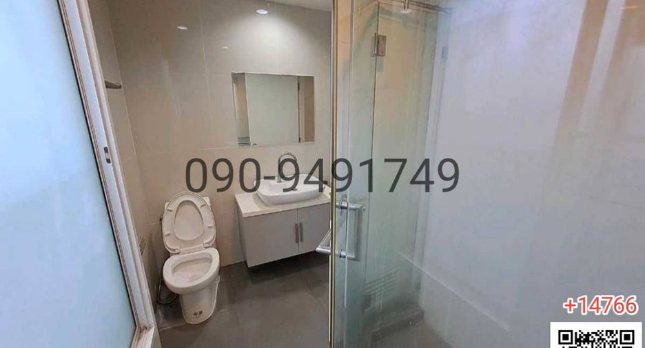For rent 3 bedrooms townhouse in Suan Luang, Bangkok