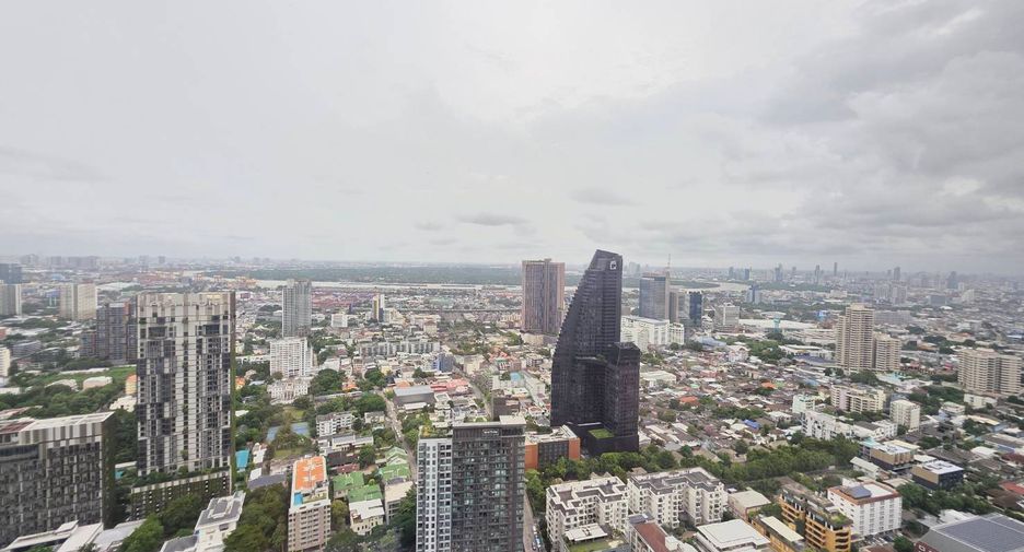 Wohnung zum Kauf mit 3 Zimmer in Khlong Toei, Bangkok