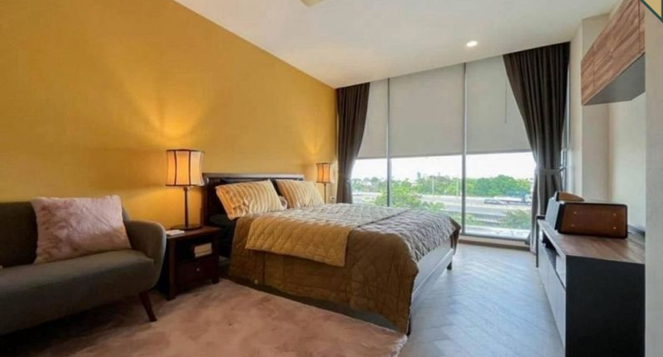For sale 3 bedrooms condo in Watthana, Bangkok