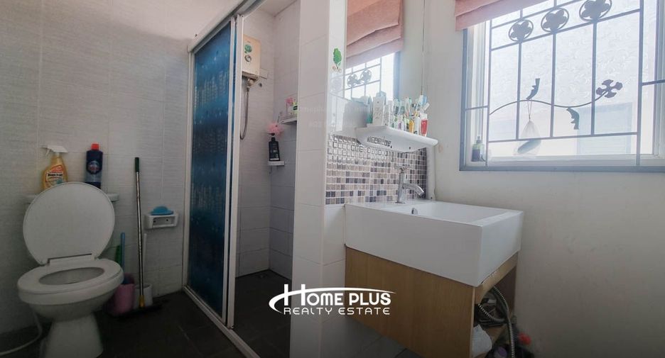 Продажа 3 спальни таунхаус в Mueang Pathum Thani, Патумтани