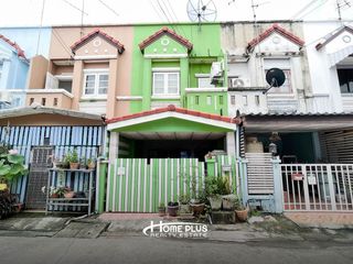 Casa adosada en venta de 2 habitaciones en Thanyaburi, Pathum Thani