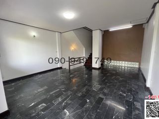 Casa adosada en alquiler de 4 habitaciones en Bang Na, Bangkok