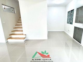 For sale 3 bed townhouse in Sam Phran, Nakhon Pathom