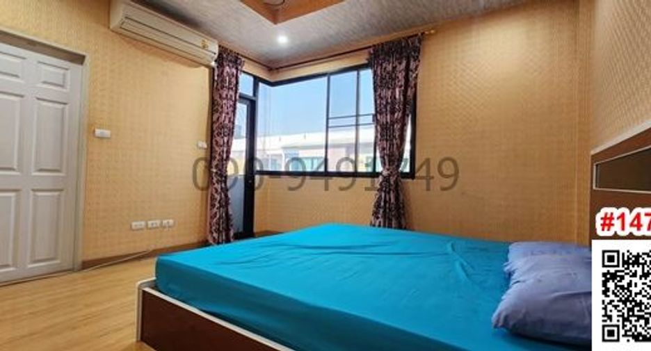 For rent 3 bedrooms condo in Mueang Samut Prakan, Samut Prakan