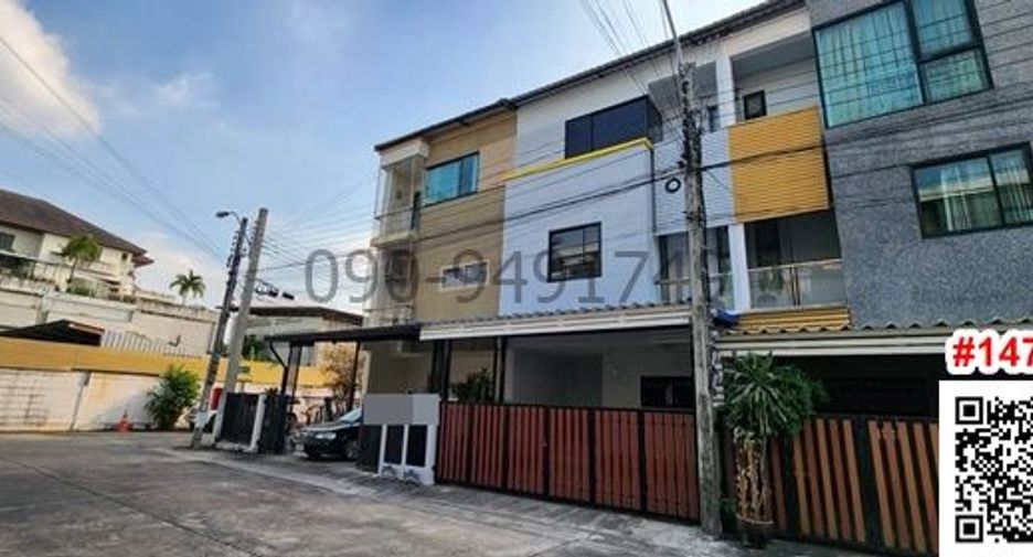 For rent 3 bedrooms condo in Mueang Samut Prakan, Samut Prakan