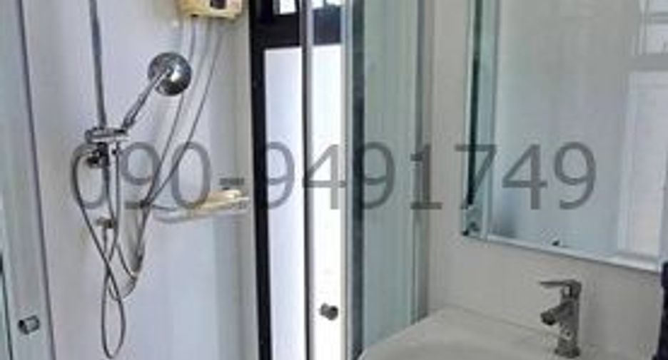 For rent 3 bedrooms condo in Mueang Samut Prakan, Samut Prakan