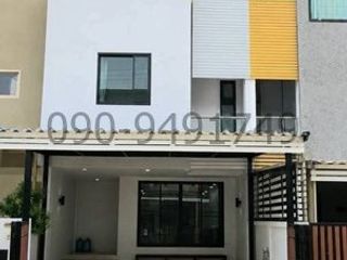 For rent 3 bedrooms condo in Mueang Samut Prakan, Samut Prakan