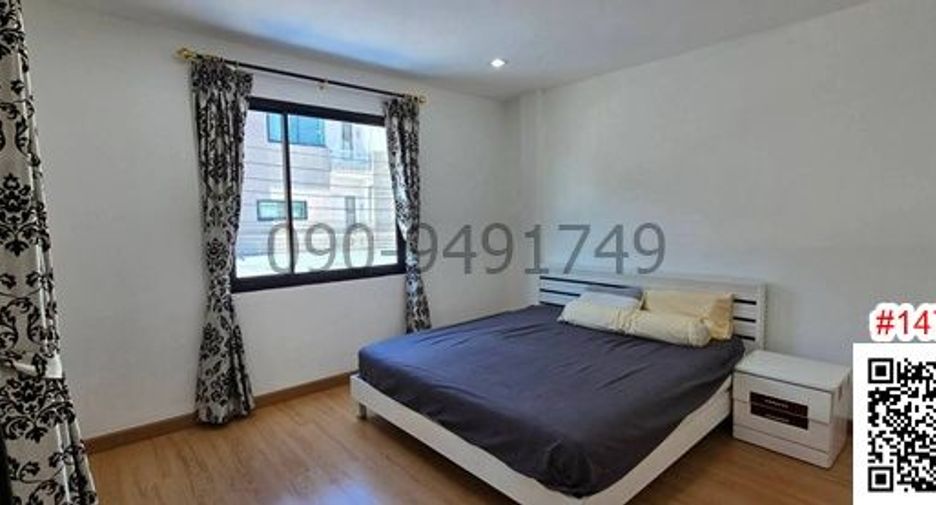 For rent 3 bedrooms condo in Mueang Samut Prakan, Samut Prakan