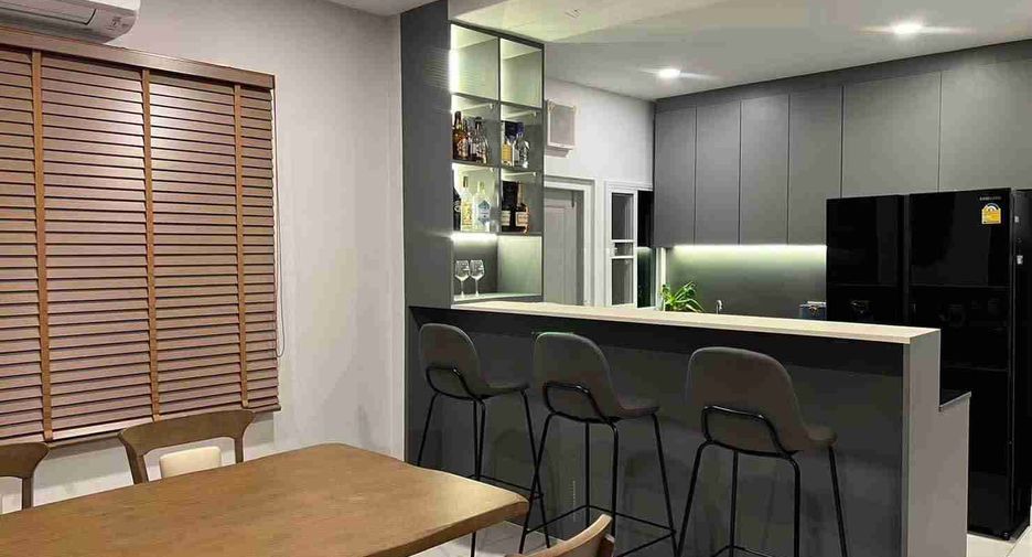 Casa en venta de 4 habitaciones en Lat Krabang, Bangkok