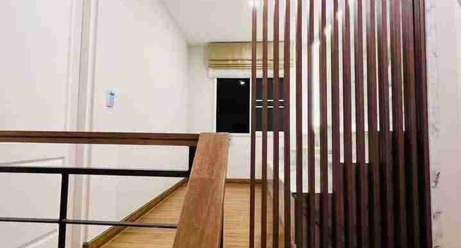 Casa en venta de 4 habitaciones en Lat Krabang, Bangkok