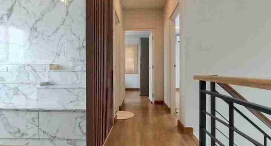 Casa en venta de 4 habitaciones en Lat Krabang, Bangkok