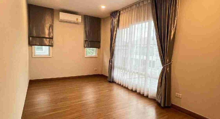 Casa en venta de 4 habitaciones en Lat Krabang, Bangkok