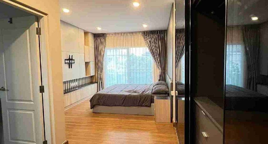 Casa en venta de 4 habitaciones en Lat Krabang, Bangkok