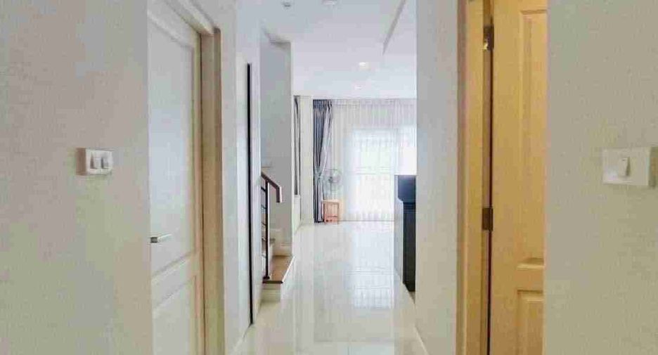Casa en venta de 4 habitaciones en Lat Krabang, Bangkok