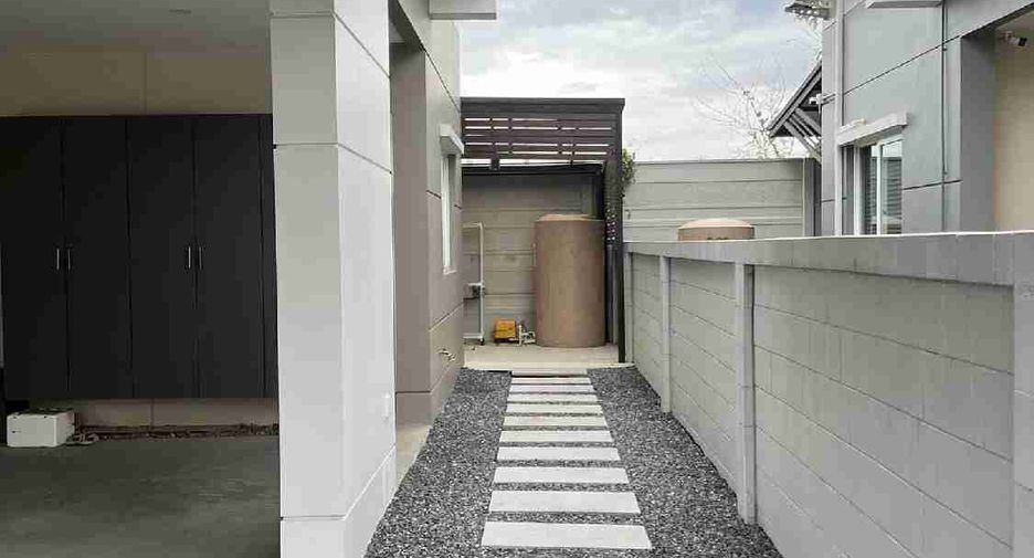 Casa en venta de 4 habitaciones en Lat Krabang, Bangkok