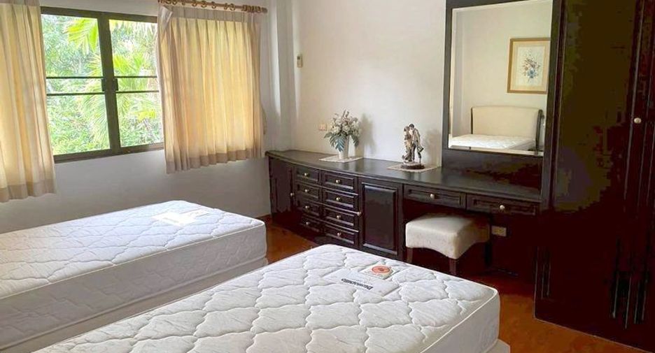 For rent 3 bedrooms house in San Kamphaeng, Chiang Mai
