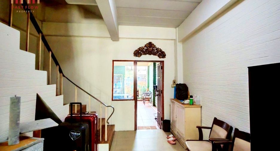 For sale 3 bedrooms retail Space in Lat Krabang, Bangkok