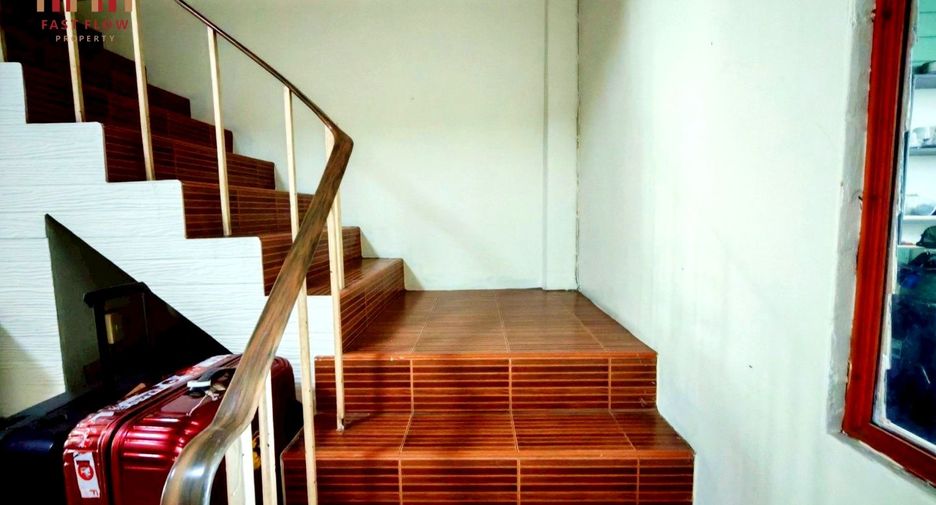 For sale 3 bedrooms retail Space in Lat Krabang, Bangkok