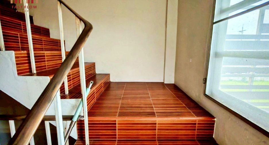 For sale 3 bedrooms retail Space in Lat Krabang, Bangkok