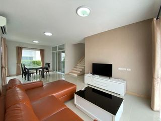 Casa en venta de estudio en Si Racha, Chonburi