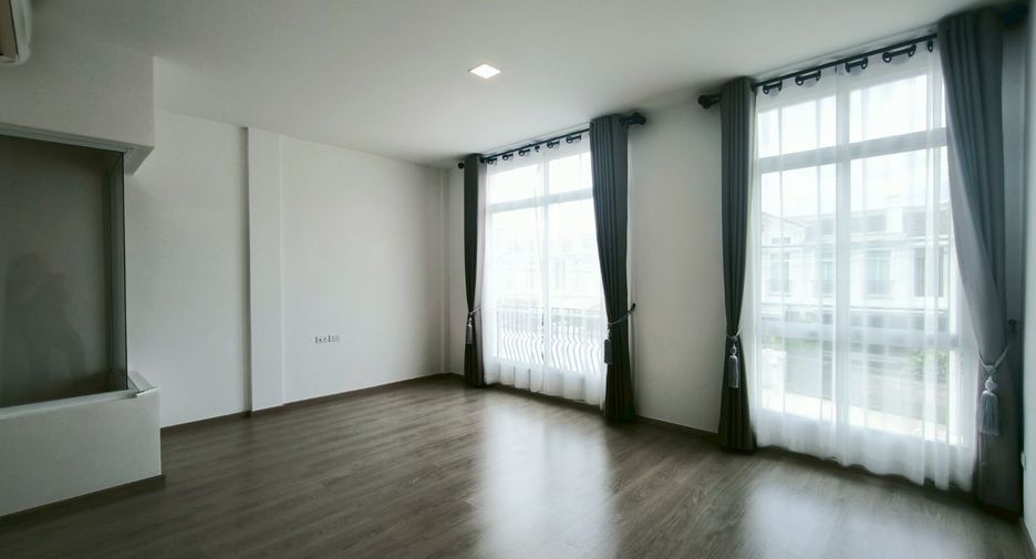 For sale 2 bedrooms townhouse in Prawet, Bangkok