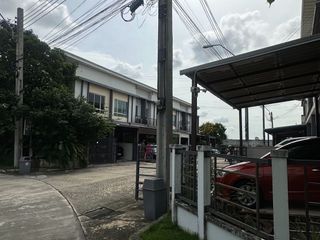 For sale 3 bedrooms townhouse in Sai Mai, Bangkok