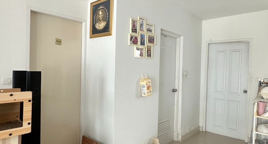 For sale 3 bedrooms townhouse in Sai Mai, Bangkok
