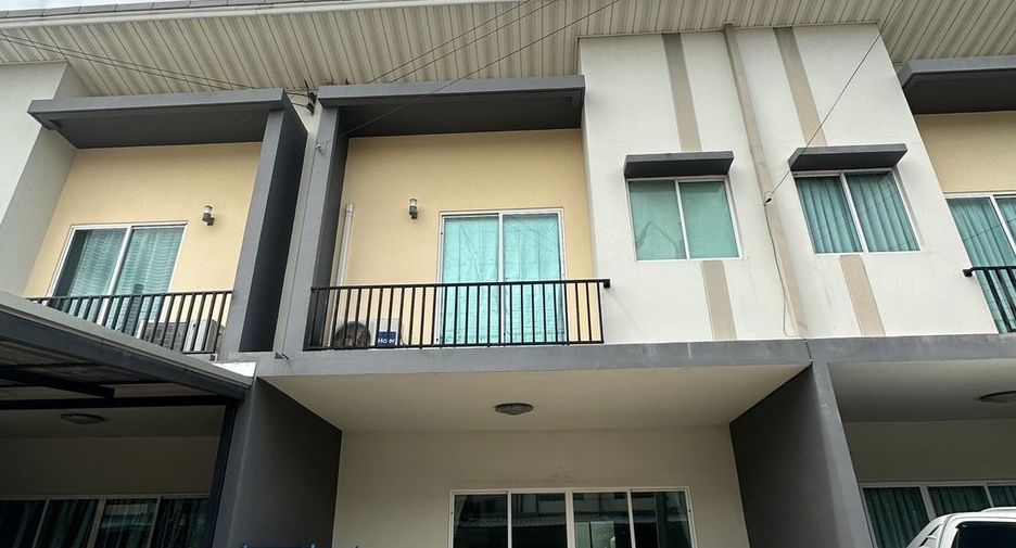 For sale 3 bedrooms townhouse in Sai Mai, Bangkok