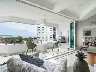 For rent 5 bedrooms condo in Na Jomtien, Pattaya