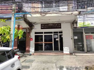 出售 4 卧室 商业空间 在 Khlong Toei, 曼谷