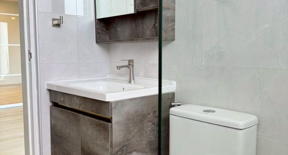 For sale 1 bed condo in Bang Na, Bangkok
