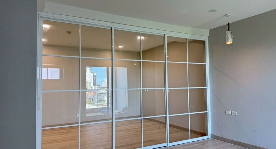 For sale 1 bed condo in Bang Na, Bangkok
