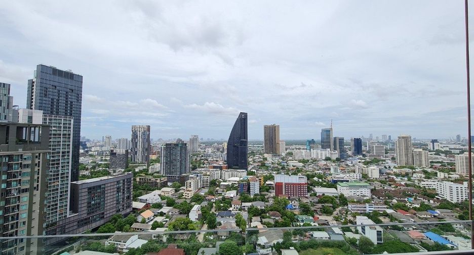 Condo en alquiler y en venta de 2 habitaciones en Khlong Toei, Bangkok