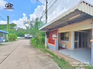 For sale 2 bed townhouse in Mueang Udon Thani, Udon Thani