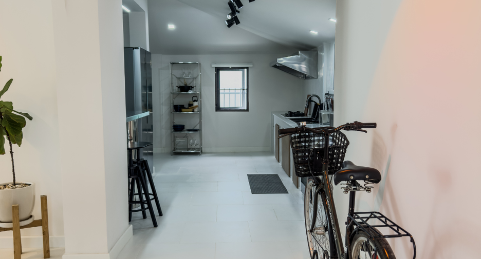 For rent 4 bedrooms villa in Mueang Chiang Mai, Chiang Mai