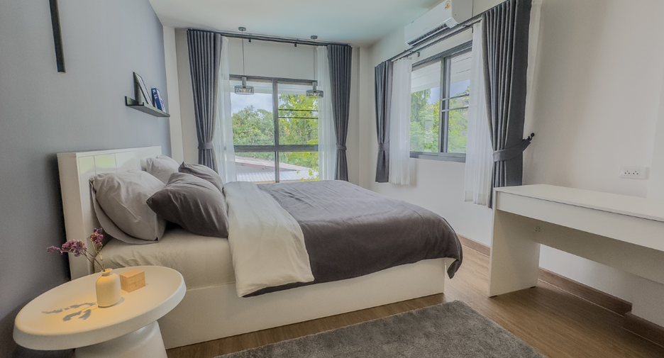 For rent 4 bedrooms villa in Mueang Chiang Mai, Chiang Mai