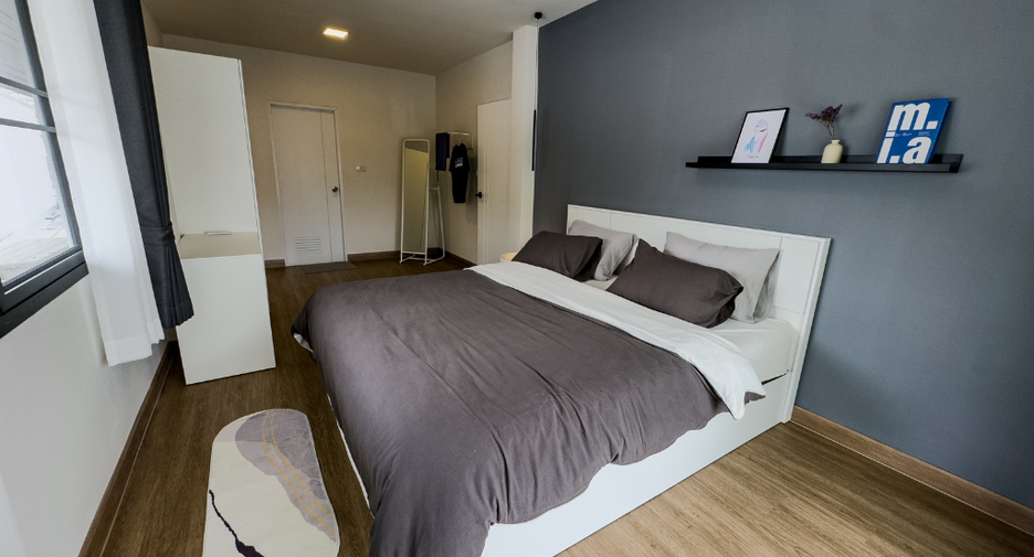 For rent 4 bedrooms villa in Mueang Chiang Mai, Chiang Mai