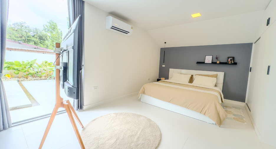 For rent 4 bedrooms villa in Mueang Chiang Mai, Chiang Mai