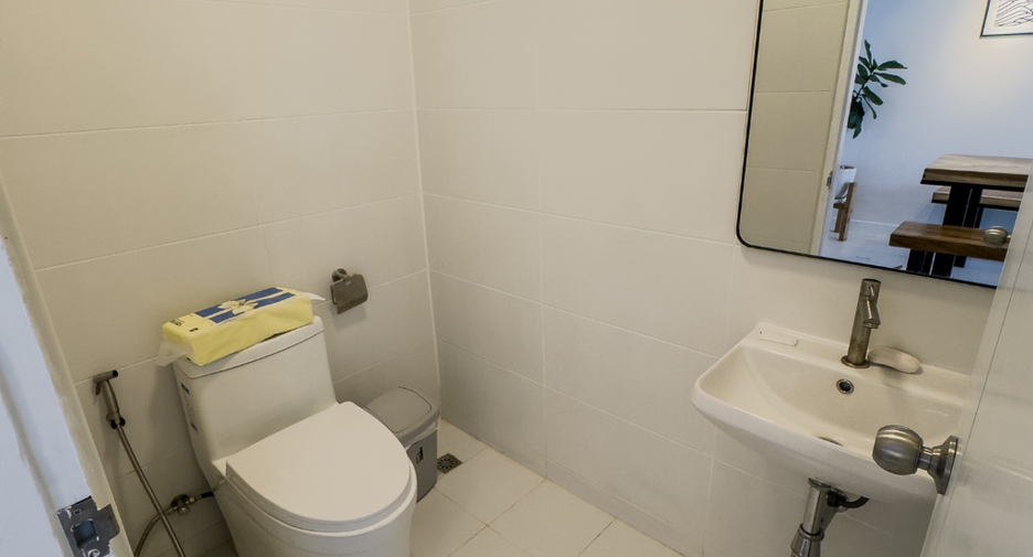 For rent 4 bedrooms villa in Mueang Chiang Mai, Chiang Mai
