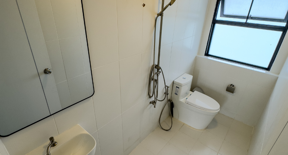 For rent 4 bedrooms villa in Mueang Chiang Mai, Chiang Mai
