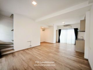 Reihenhaus zur Miete und zum Kauf mit 2 Zimmer in Prawet, Bangkok