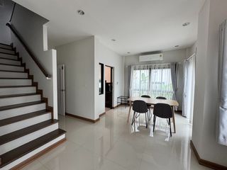 À louer 3 chambres maison à Saraphi, Chiang Mai