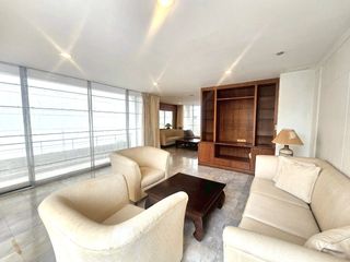 For sale 4 bed townhouse in Phaya Thai, Bangkok