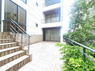 For sale 4 bed townhouse in Phaya Thai, Bangkok