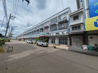For sale 3 Beds retail Space in Krathum Baen, Samut Sakhon