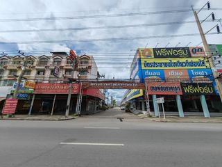 For sale 3 Beds retail Space in Krathum Baen, Samut Sakhon