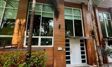For rent 3 bedrooms apartment in Watthana, Bangkok