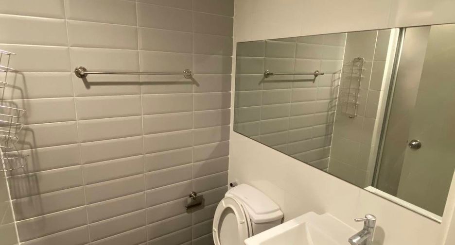 For sale 1 bed condo in Khlong Toei, Bangkok